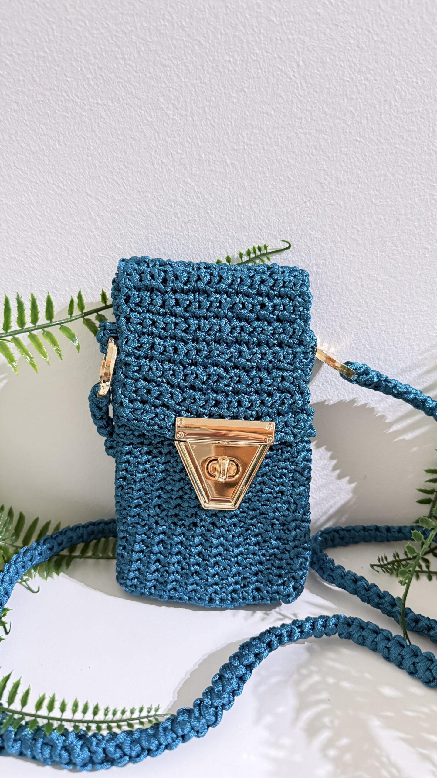 Swiss Phone Bag Ocean Teal - Front View