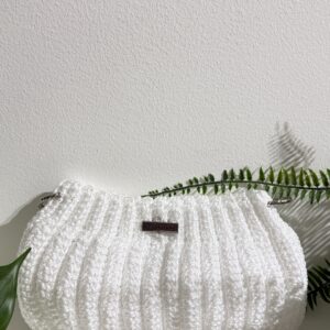 Swiss Pearl White Ribbed Chain Bag
